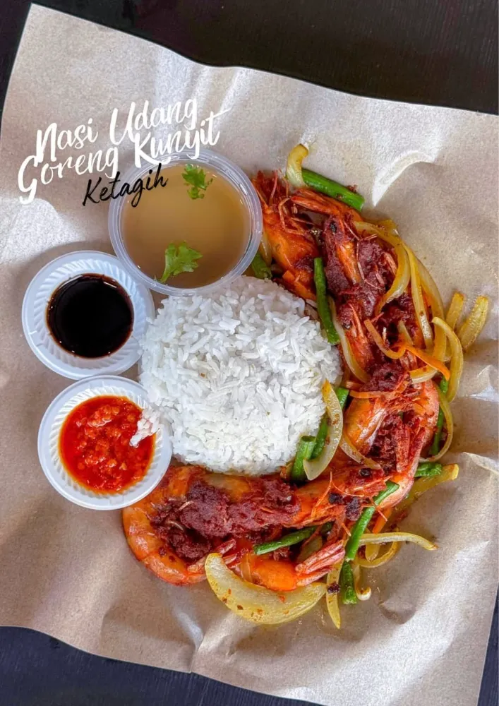 ALA CARTE - NASI UDANG GORENG KUNYIT KETAGIH