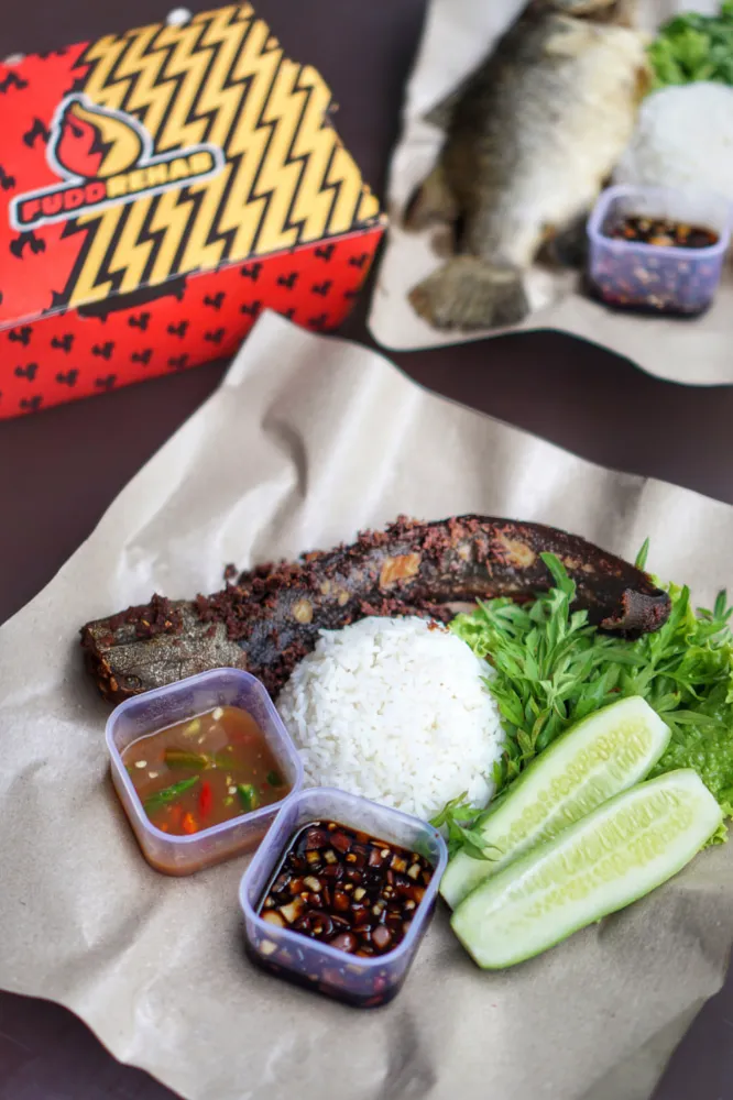 NASI PUTIH KELI BEREMPAH SAMBAL KICAP